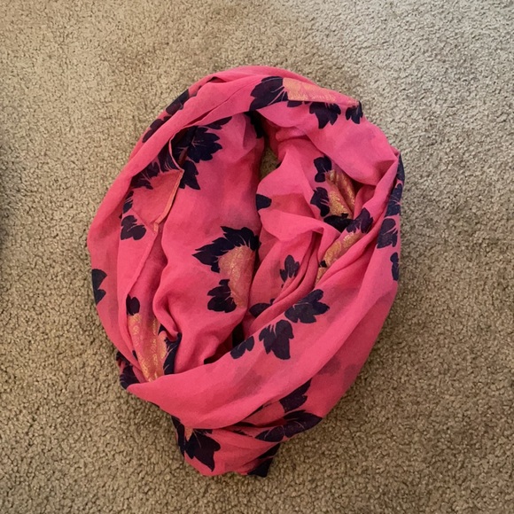 Set of Five Scarves. 4 Infinity. Floral. - Picture 4 of 6